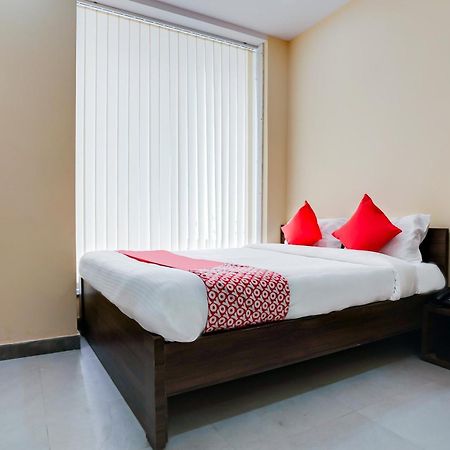 Oyo28124阿丽基雅公寓 Sururnagar 外观 照片